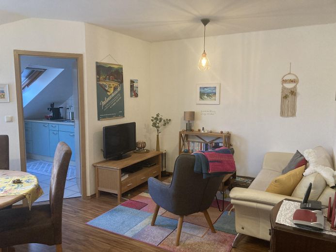 Ruhig gelegene 2,5-Zimmer-Wohnung nahe Uniklinikum (UKW) – Wohnbereich