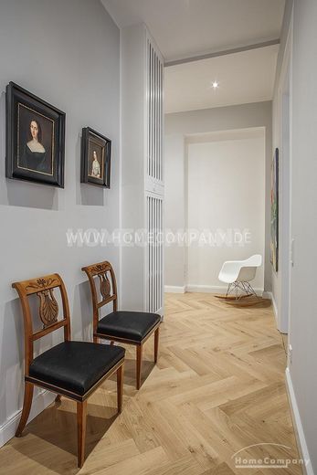 Sehr schöne helle, modern eingerichtete 3-Zimmer-Altbauwohnung nähe Glockenbach – 17055a66a3bb062899caad42712e6c7495b6cbf6.jpg