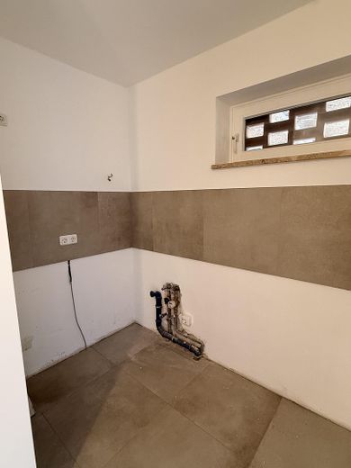 Provisionsfreie frisch renovierte EG-Wohnung mit Stellplatz nahe Wilhelmplatz und Schreventeich –  Küchennische 