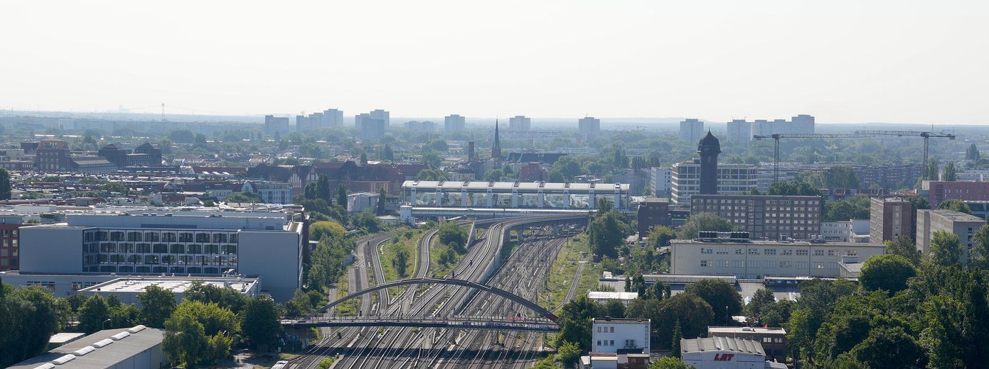 Möblierter 4-Raum nähe Ostkreuz mit großer Terrasse [Untervermietung] – Ostkreuz