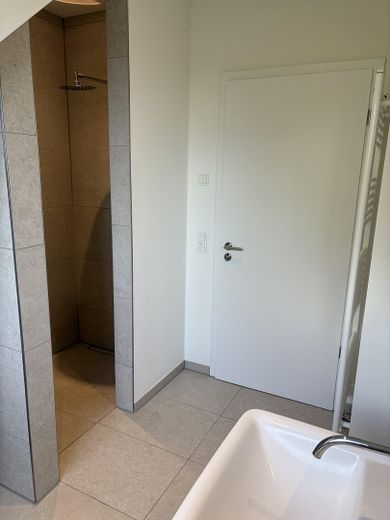 Exklusive 4-Zimmer-Wohnung mit großem Balkon – Foto 14