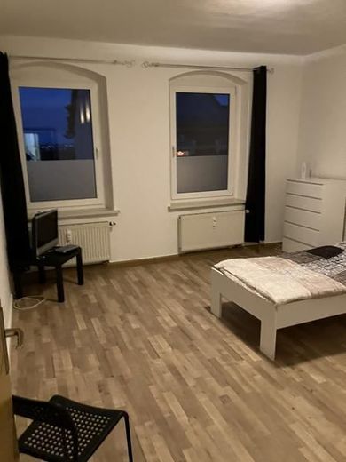 Gemütliche 3-Zimmer mit Mobiliar, Laminat, Dusche und EBK in ruhiger Lage! – IMG_3721