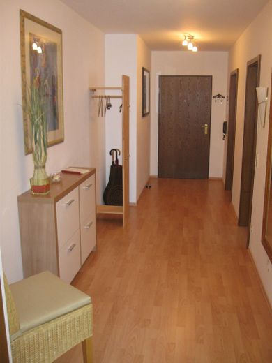 Flur (Blick v. Wohnzimmer) 