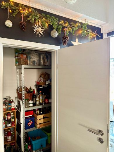 Stilvolles Landhaus mit vielseitig nutzbarer Werkstatt – Speisekammer