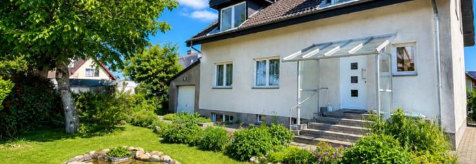 Detached house with separate apartment in Berlin-Johannisthal