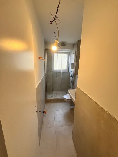 Kompleks tadilatlı: Gonsenheim’ın seçkin konumunda bol ışık alan 3 odalı daire – Bad