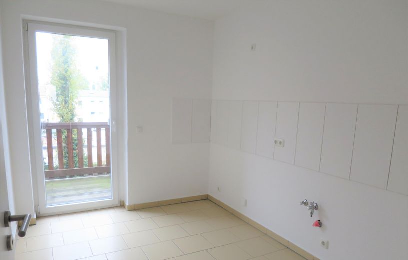 Hochwertige und Schöne 2-Raumwohnung in guter Lage mit EBK – Küche