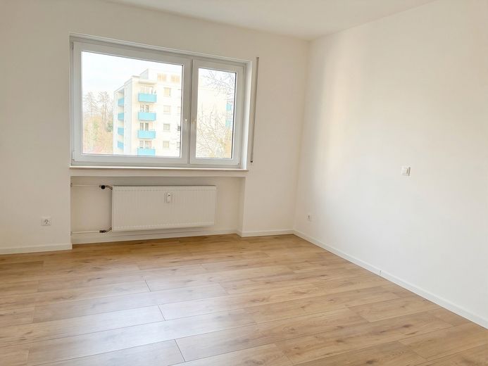 Moderne, zentrale 2-Zimmer-Wohnung mit Balkon, Aufzug & EBK – direkt am Bahnhof - ab 01.10.26 frei – Schlafzimmer