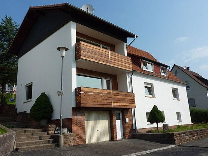 Niederaula, 4 ZKB, DG,110m² + Balkon+Garten – Foto 1