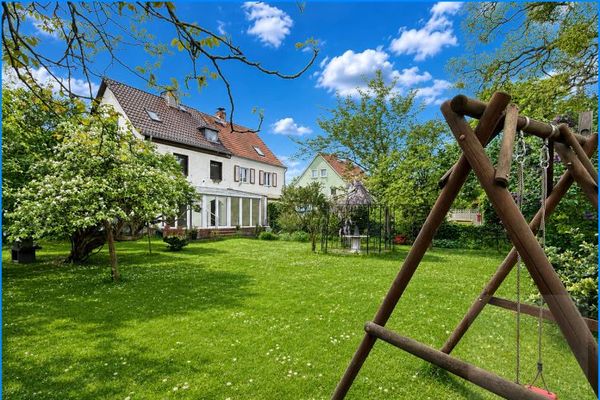 MAK Immobilien: Bliźniak z dużą działką w Berlinie-Zehlendorf
