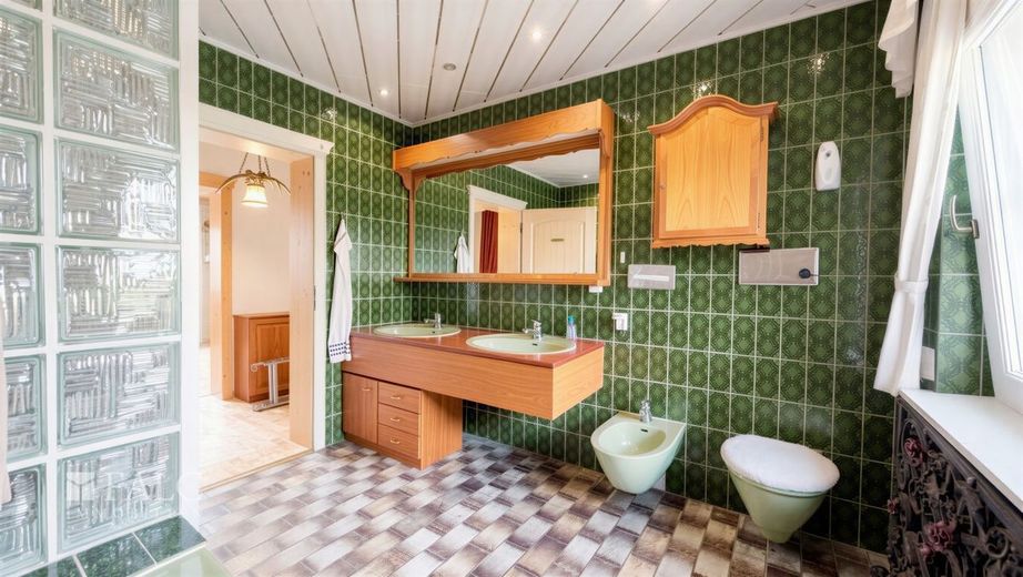 Familienidylle in Groß-Gerau - ein Zuhause mit Garten, Pool &amp; viel Platz – Badezimmer