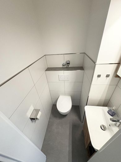4-pokojowe mieszkanie z loggią w Röthenbach an der Pegnitz – Gäste Wc