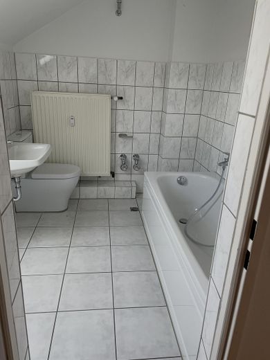 Apartamento de 2 habitaciones, aprox. 92 m², con balcón – Foto 4