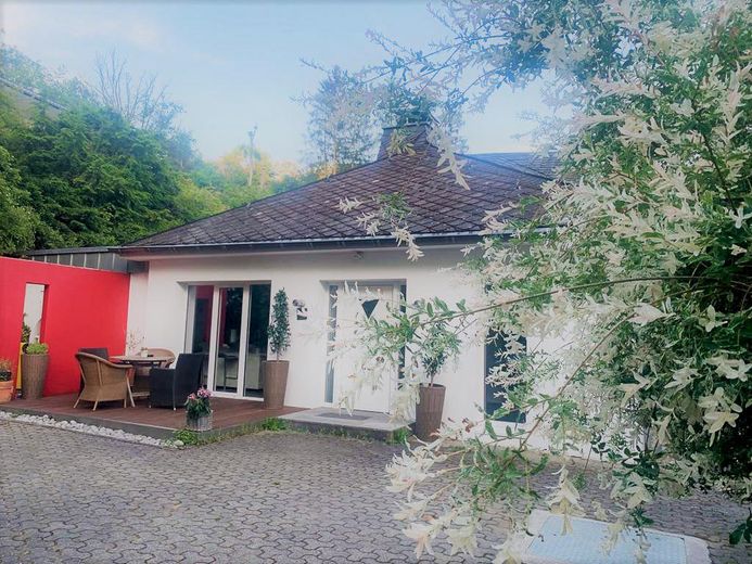 Exklusives Landhaus mit 1.600 m² Grundstück | Waldrand | Panoramablick | 430.000 € – Foto 1
