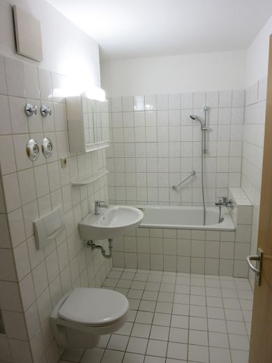 provisionsfreie 2-Zimmer-Wohnung in Mannheim-Käfertal Maria-Scherer-Straße – Bad
