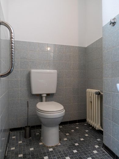 Renovierte 4-Zimmerwohnung in Duisburg-Mittelmeiderich demnächst zu vermieten – WC