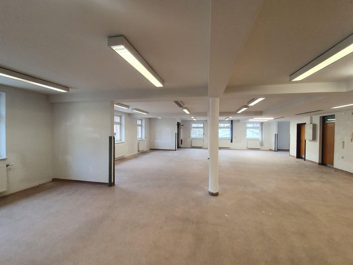 Büro/Gewerbe, Kanzlei, Praxis, Schulung, Handwerker, Handel im Zentrum von Altensteig – OG 3