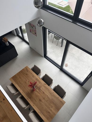 Modernes Traumhaus mit Pool - großzügiges Wohnen in Steinfeld – Luftraum OG