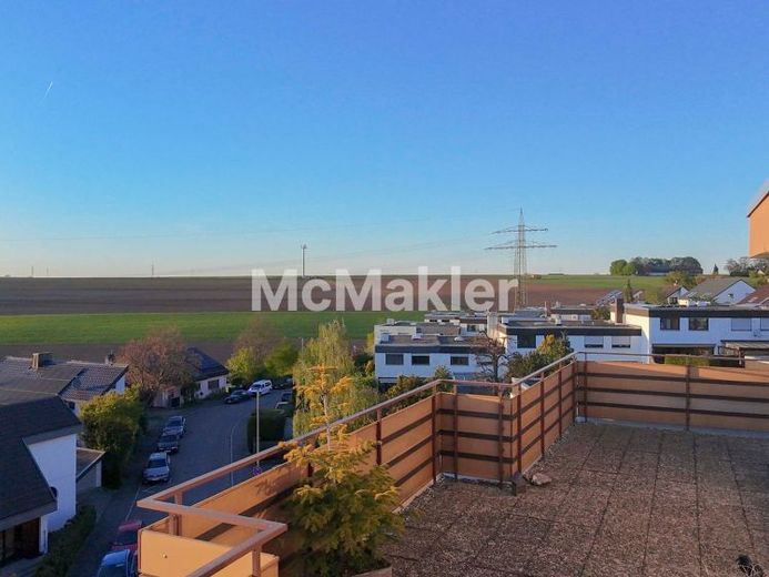 Penthouse-Feeling in Ditzingen: Eigene Etage, große Dachterrasse & traumhafter Ausblick – Foto 1