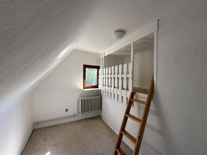 Oersdorf - Architektenhaus mit Charakter auf großzügigem Grundstück – Zimmer DG