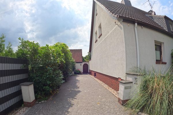 Gepflegte Doppelhaushälfte in Duisburg-Bergheim
