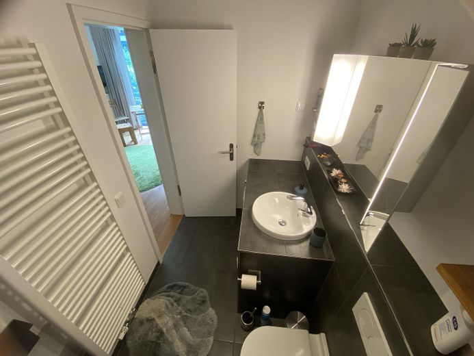 Alt Treptow'da teraslı, yüksek kaliteli mobilyalı stüdyo, Berlin Kreuzberg Neukölln Alt Treptow üçgeni – Bad