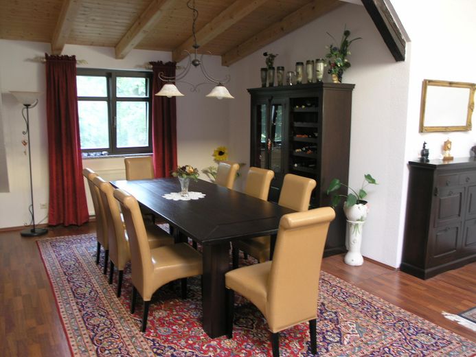 Exklusiv DG-Penthouse JAGDSCHLOSS 20km von L-Bhf 210m², 40m² Dachterrasse, Park, See, 2 Bäder – Wohnen
