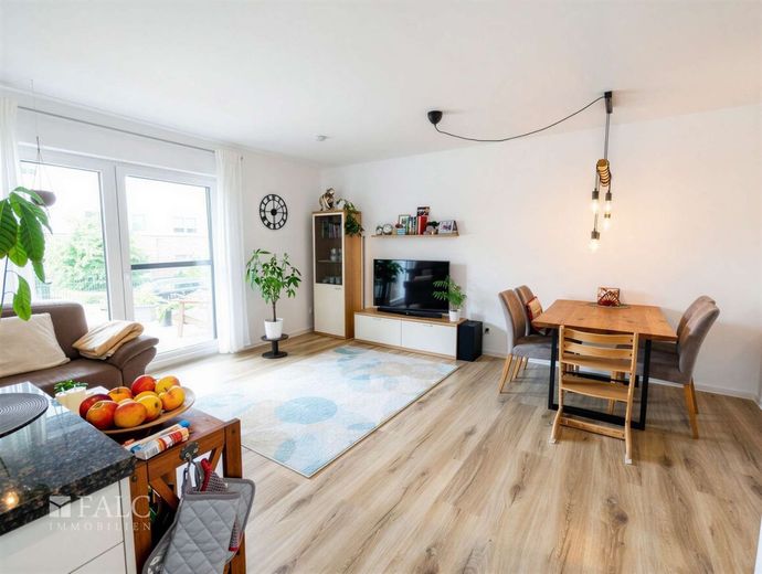 Modern, neuwertig, viel Licht - Ihr Zuhause in Wolfenbüttel! – Wohnzimmer