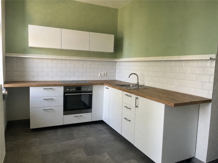 Großzügige 2-Zimmerwohnung mit Vinylbelag, Balkon, Wanne und Dusche! Vormieter verkauft EBK – Foto 1