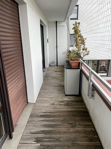 Gepflegte 2 Zimmer Wohnung im Zentrum von Homburg zu verkaufen – Balkon