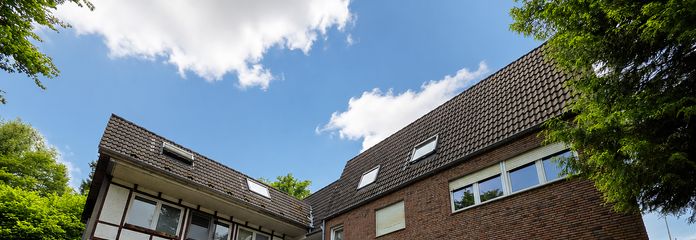 «Sin comisión: Edificio de viviendas plurifamiliar con 5 unidades residenciales y aprox. 467 m² de superficie habitable»