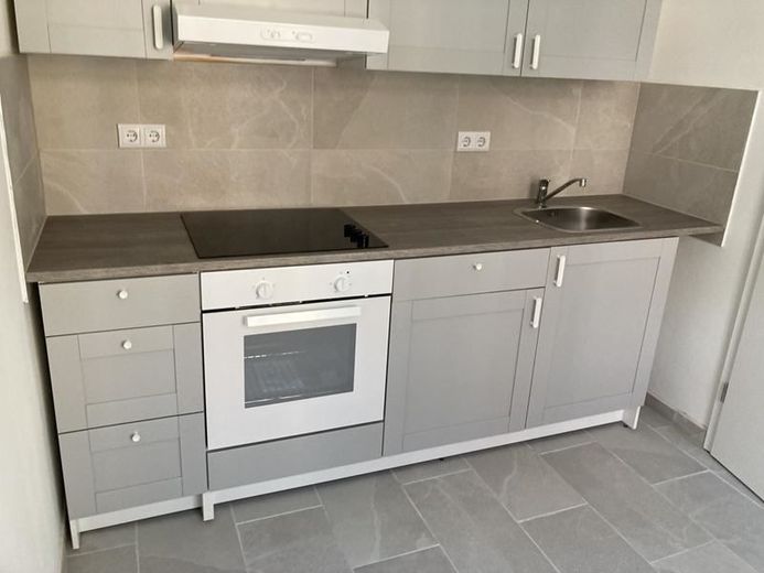 Zweitbezug nach Sanierung! Großzügige 3-Zimmerwohnung mit Laminat, Balkon, Wanne und Einbauküche! – IMG_1285