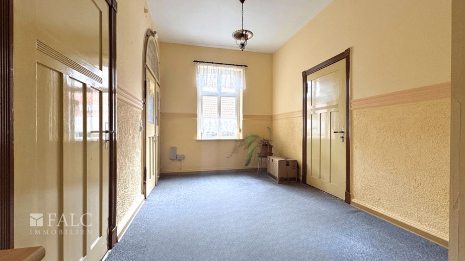 Großes Landhaus mit Einliegerwohnung, Stallungen, Koppeln &amp; Flusszugang auf 6.640 m² Traumgrundstück – Flur im Erdgeschoss
