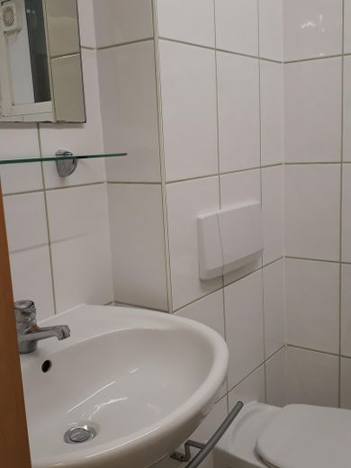 Sprytna kawalerka szuka nowego najemcy – Photo 9
