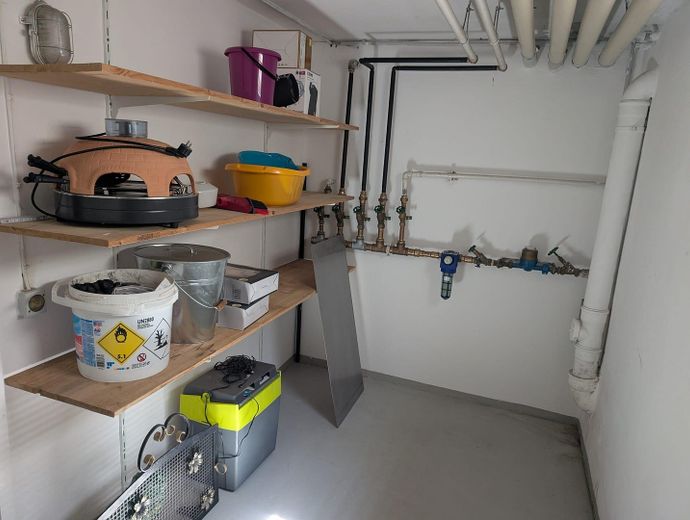 Gepflegte 6 Zimmer 152 qm DDH mit Garage und Garten in 91088 Bubenreuth – Kellerabteil