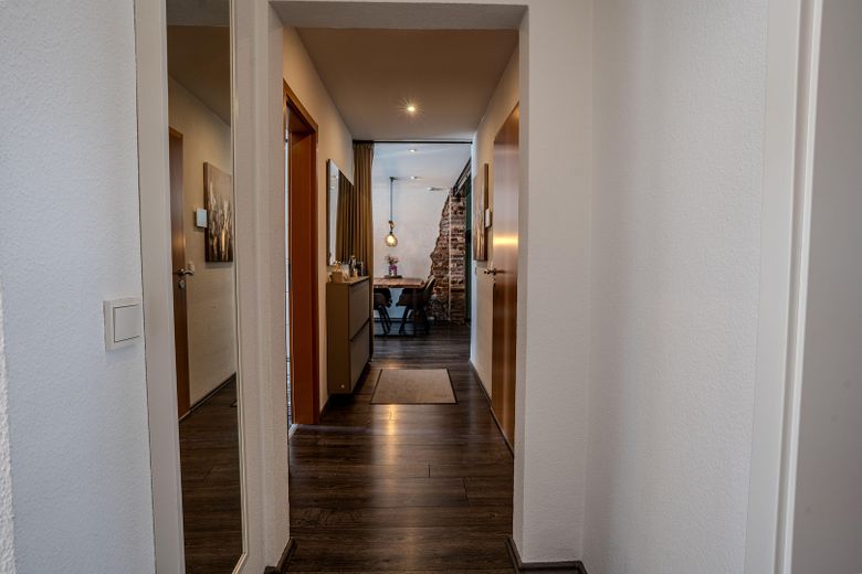 Excepcional piso en propiedad con jardín, terraza en la azotea, Wallbox y chimenea – Foto 13