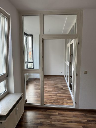 Tadilat sonrası ilk kullanım: 3,5 oda, büyük teras, yeni mutfak & kapalı otopark yeri – Wintergarten/Arbeitszimmer