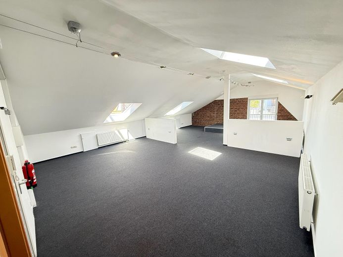 Klimatisierte Büro- Gewerbefläche (ca. 75 m²) in Innenstadtlage Groß-Umstadt – Parkplätze vorhanden – Foto 9