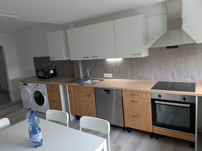 First occupancy after complete renovation: Modern shared apartment rooms (all-inclusive 550€) – individually or as a group of 4 – Küche