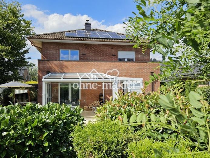 VILLA URBANA en el borde occidental de Hamburgo directamente junto al bosque Klövensteen – Foto 1