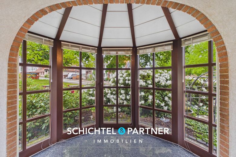 Zentrum-Achim | Freistehendes Ein- Zweifamilienhaus mit Garten – S&amp;P | Verglaster Erker
