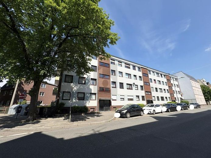 MODERNISIERT, ZENTRAL MIT SÜDBALKON – Foto 1