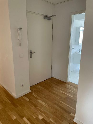 5-Zimmer-Wohnung mit schöner Dachterrasse Nähe Prenzlauer Berg – Eingang m. Türsprechanlage