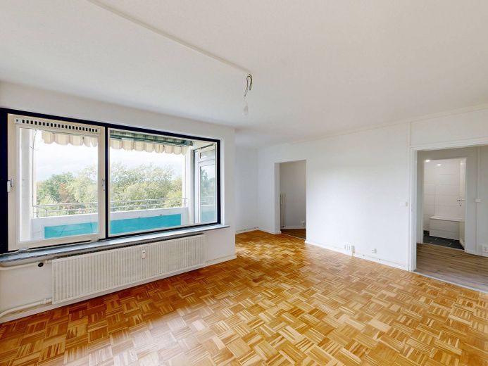 Appartement moderne de 2 pièces avec BALCON – Ansicht II: Wohn- und Esszimm…