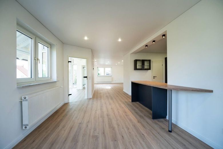 Modernisiertes Zweifamilienhaus mit Einliegerwohnung, neuer Gasheizung & PV Anlage – Foto 5