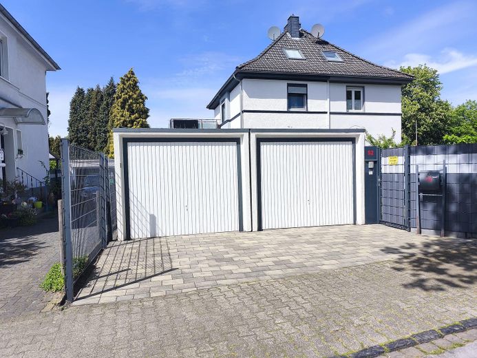 Einziehen und Wohlfühlen – Straßenansicht