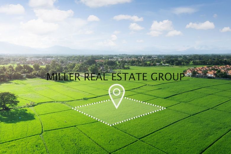 Vielseitig nutzbares Baugrundstück mit ca. 913 m² - ideal für zwei Einfamilienhäuser oder ein Mehrfamilienhaus! – MILLER REAL ESTATE GROUP