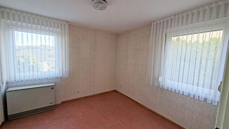 Doppelhaushälfte in stadtnaher Panoramalage von Schwäbisch Gmünd – Zimmer 1 UG