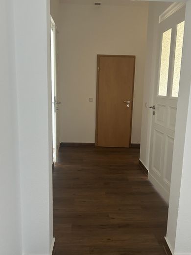 renovierte 4-Raum-Wohnung in der Nähe des Steintor, beim Wasserturm – Gang