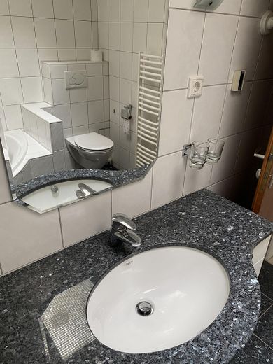 Casa a schiera di testa in posizione residenziale tranquilla a Untereisesheim – Bad